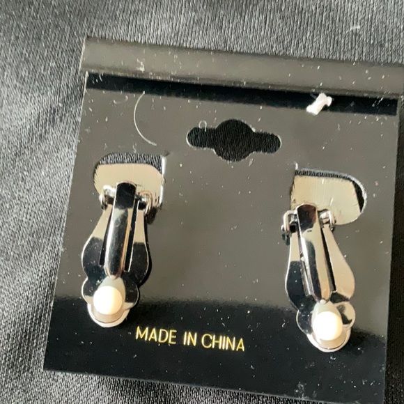 Silverfox Costume Jewelry, Purple Clip Earrings ,2 Vintage Bracelets, Beautiful - Picture 4 of 8